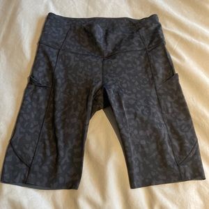 EUC Fast and Free Lulu shorts